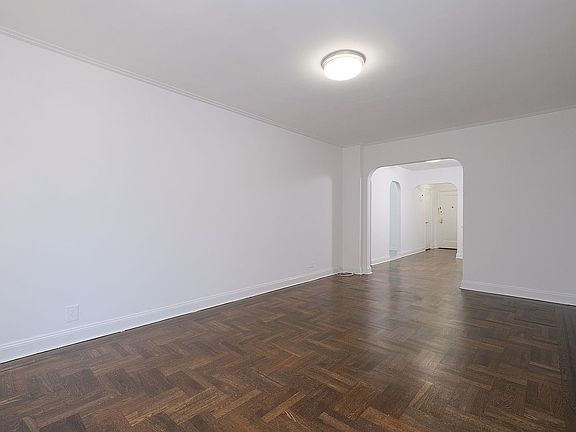 4th image of 2685 Creston Ave APT 1F