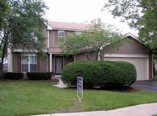 200 Ashford Ln, Westmont, IL 60559