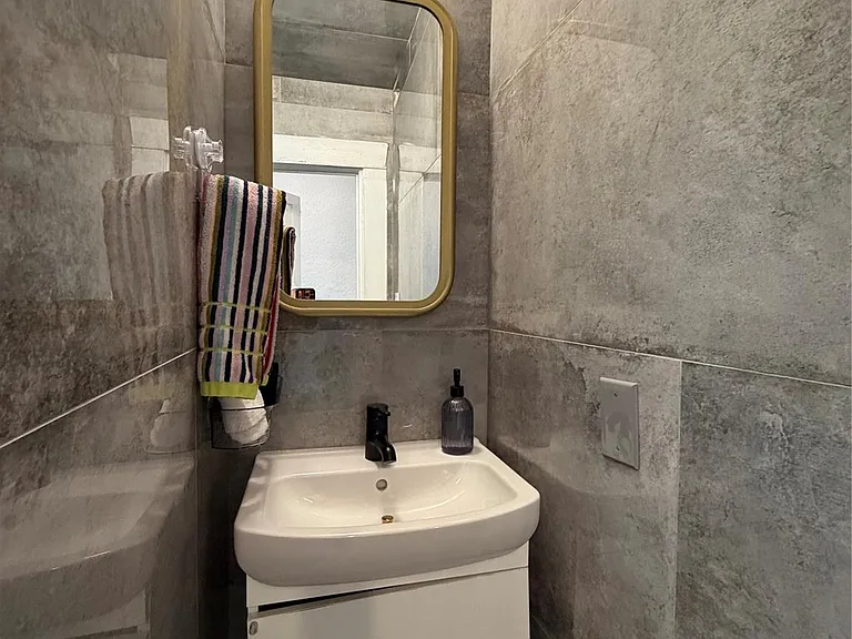 402 Hyde Park Blvd #1 — Photo 33