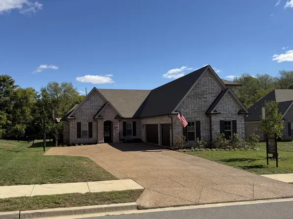 968 Luxborough Dr, Hendersonville, TN 37075