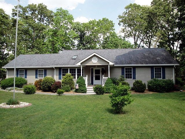1st image of 6 Manor Dr