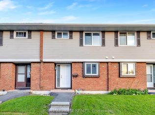 5 Hadley Cir #21, Ottawa, ON K2H6P1