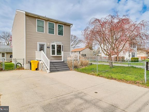 4th image of 7826 Catherine Ave