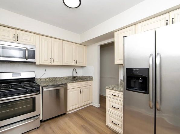 222 Echelon Rd APT 8