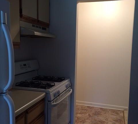 3rd image of 1521 Colonial Dr APT 204