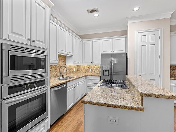 4th image of 3229 Bellefontaine St