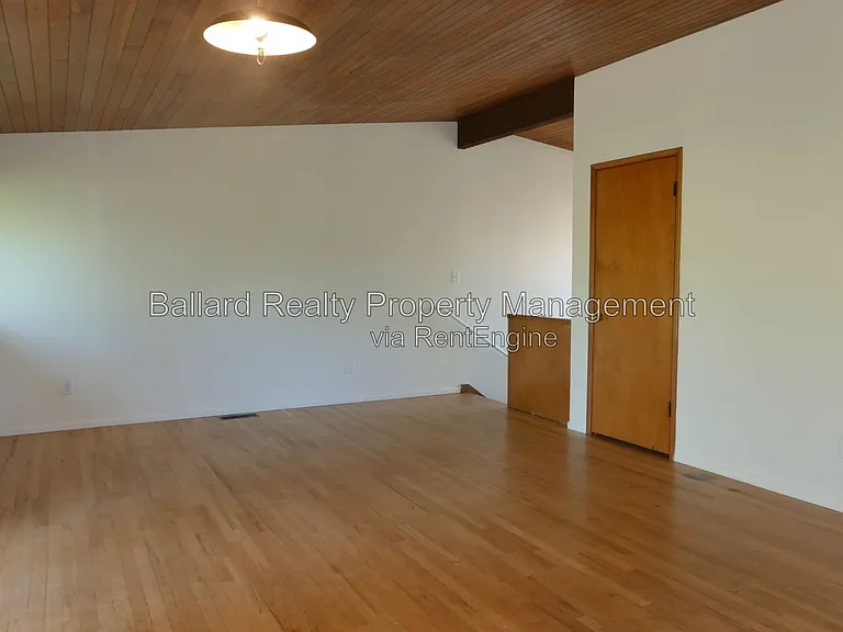 1802 NW 89th St — Photo 5
