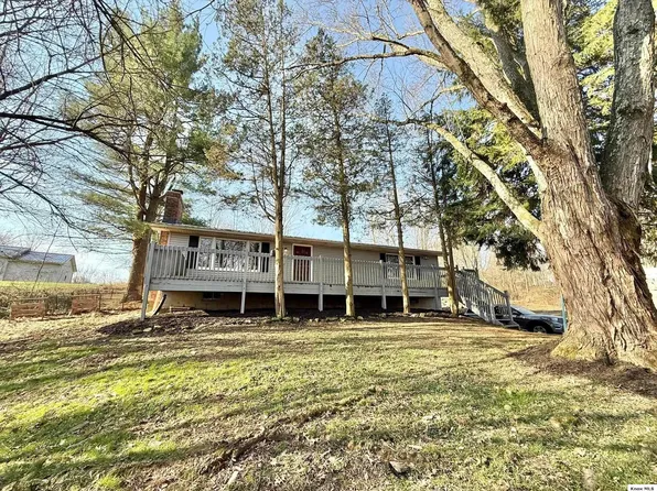 675 Berry Rd, Howard, OH 43028