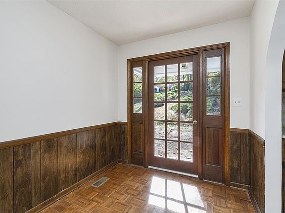 3rd image of 118 Vista Dr