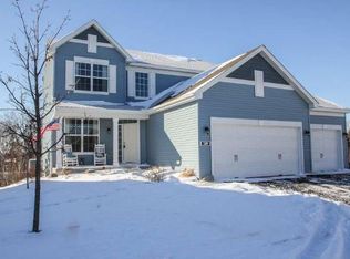 589 Eastgate Pkwy, Mahtomedi, MN 55115
