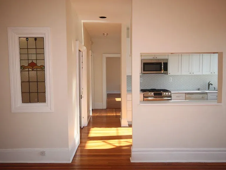 1000 Hudson St #404 — Photo 11