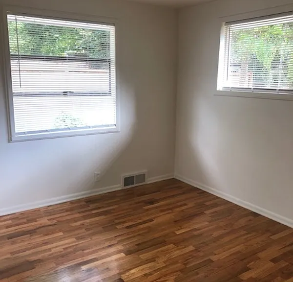 5518 25th Ave NE — Photo 10