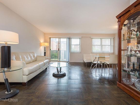 3rd image of 6636 Yellowstone Blvd APT 5E