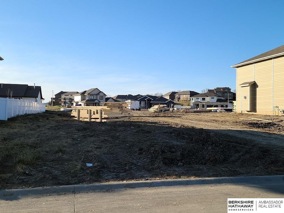 2nd image of 3764 N 192nd Ave