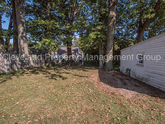 3rd image of 285 E 255th St