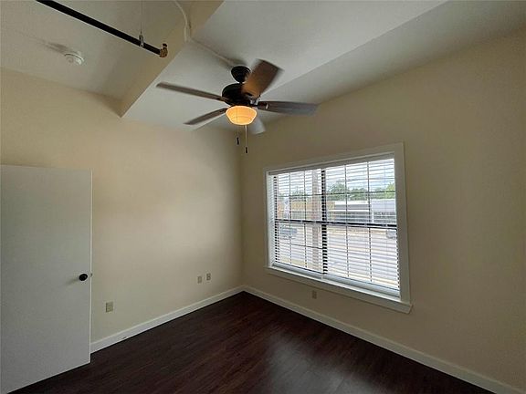 2nd image of 605 E University Ave #215