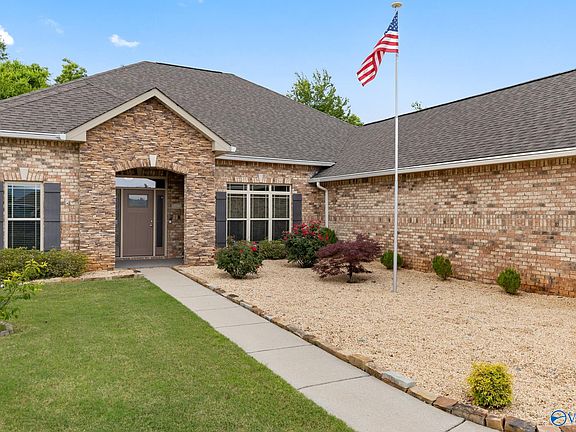 3rd image of 7300 Danan Cir SE