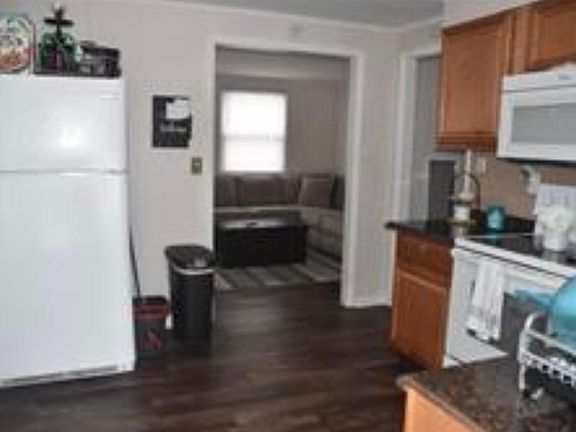 3rd image of 606.5 E 20th St #2