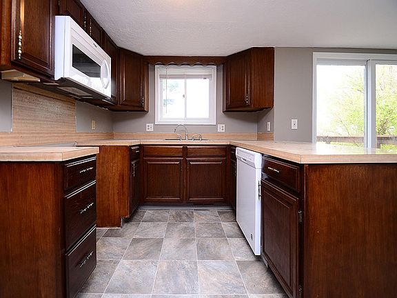5th image of 2212 Coventry Dr