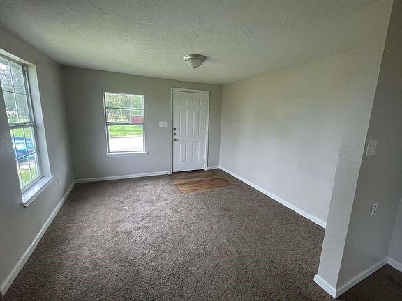 2nd image of 603 Willow St