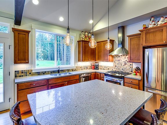 5th image of 8567 Cherry Orchard Ln NE
