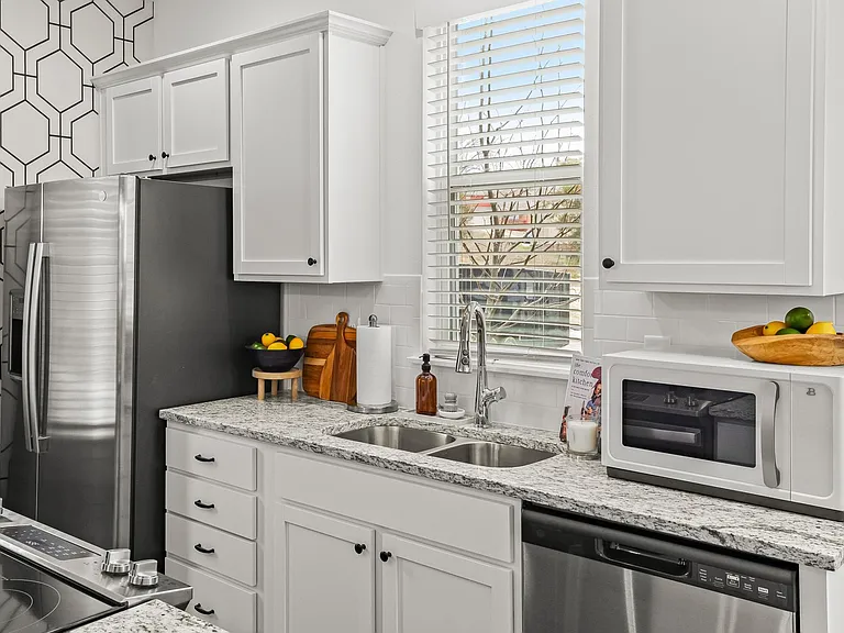 3045 W Tulsa St — Photo 5