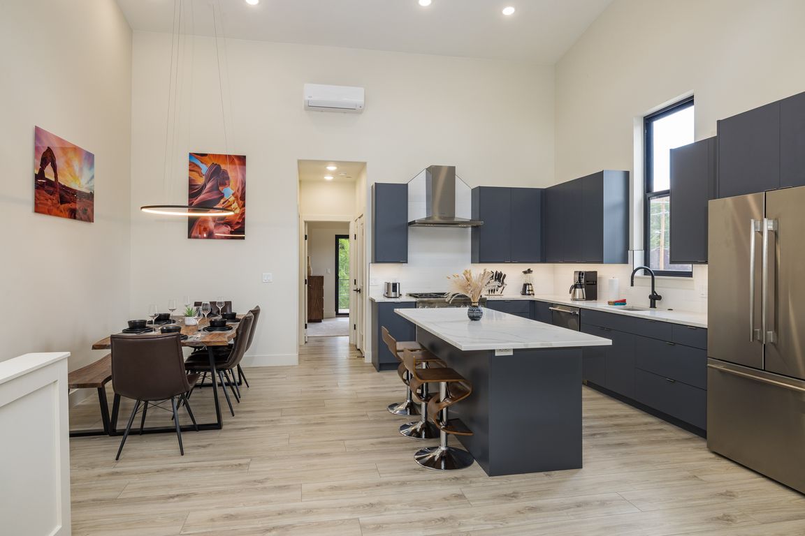 next background image