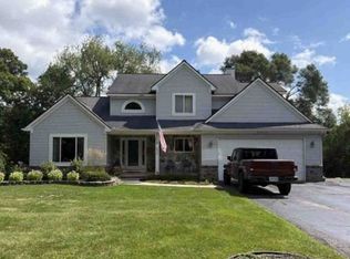 6420 Waldon Woods Dr, Clarkston, MI 48346