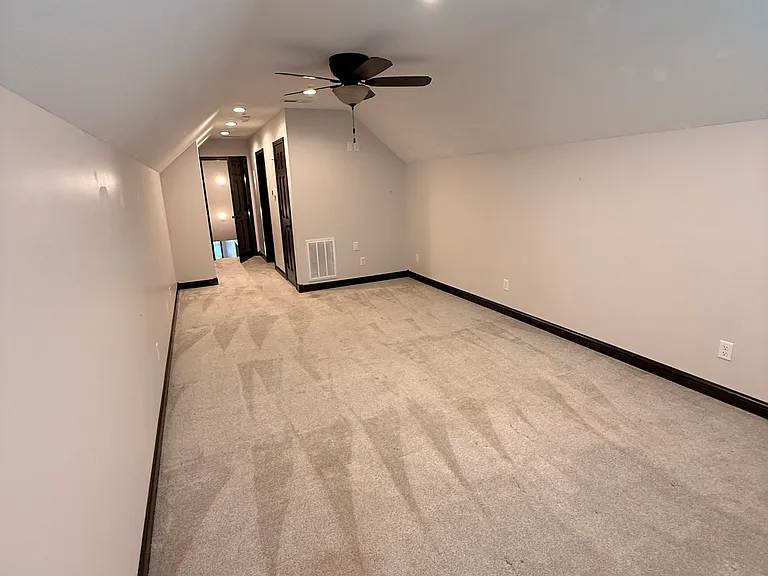 906 Summit Rd — Photo 27