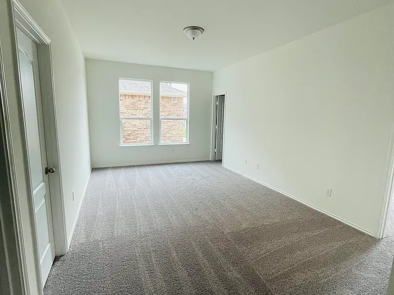 1617 Stinnett Dr — Photo 2