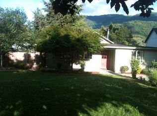 631 Broadway St, Rogue River, OR 97537