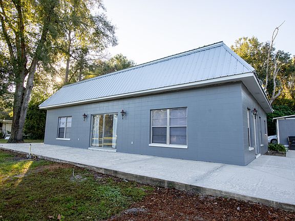 4th image of 2920 NW 18th St #A