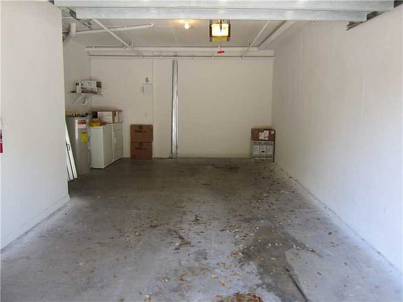 5th image of 2107 SE 10th Ave APT 807