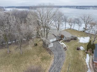 1819 Butte Des Morts Beach Rd, Neenah, WI 54956