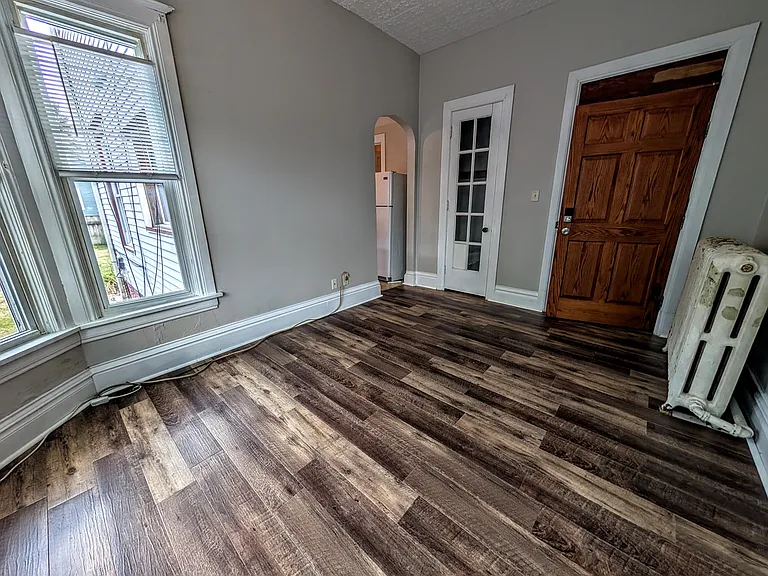 506 High Ave E #2 — Photo 1