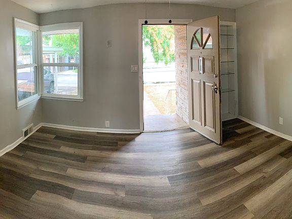 4th image of 3333 S Scott Ct