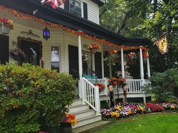 83 S Worcester St, Norton, MA 02766