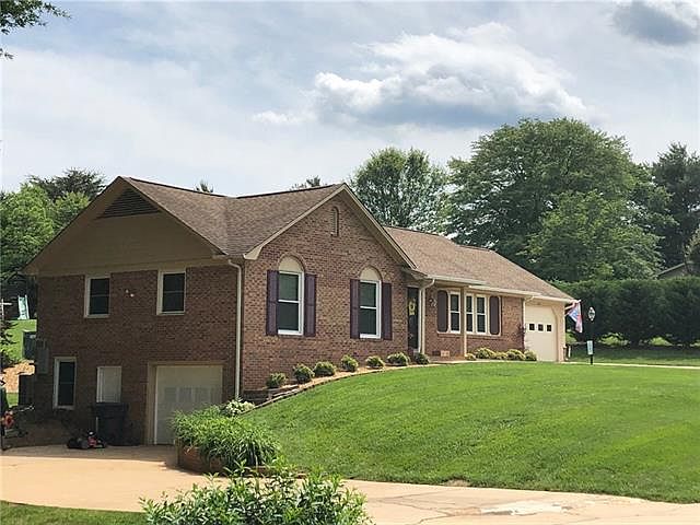 2nd image of 2111 Derby St