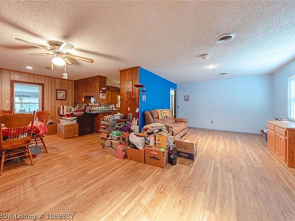 5th image of 34 Redwood Dr