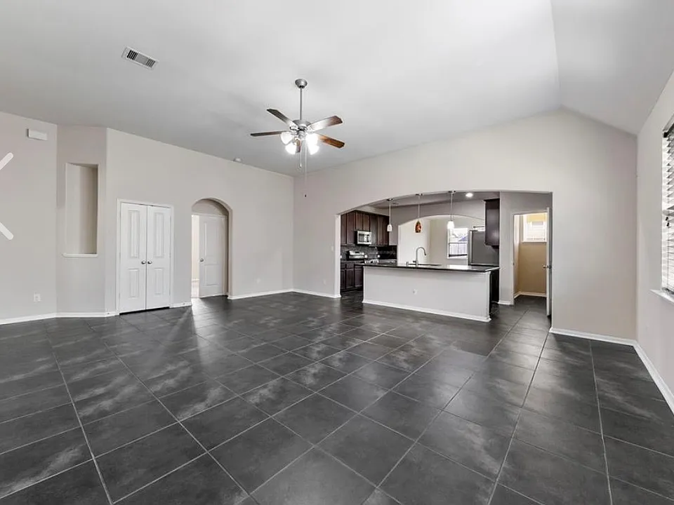 3513 Old Holly Dr