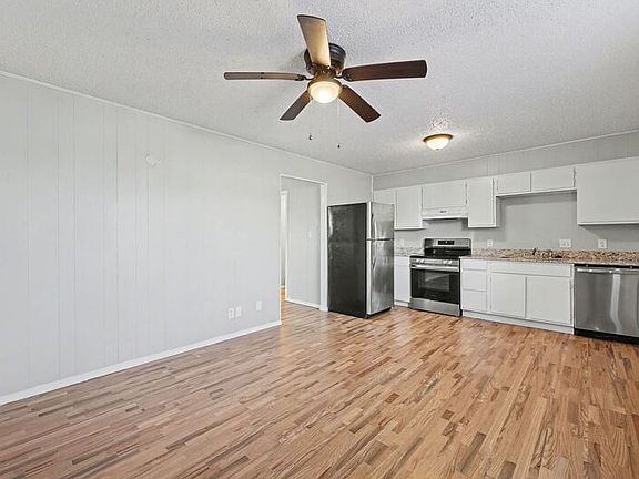 4th image of 1045 S Happy Hollow Rd #7