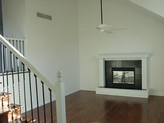2nd image of 15509 Glenwood St