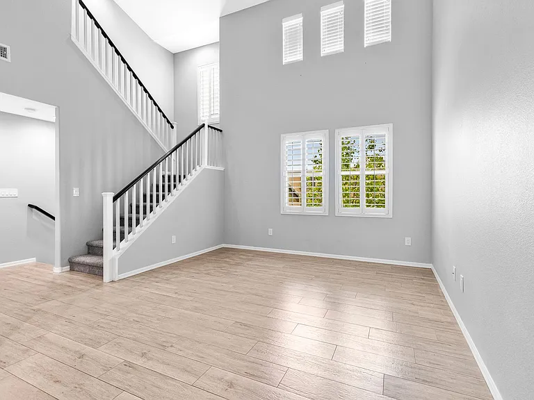 1560 Plaza Centre Dr #105 — Photo 4