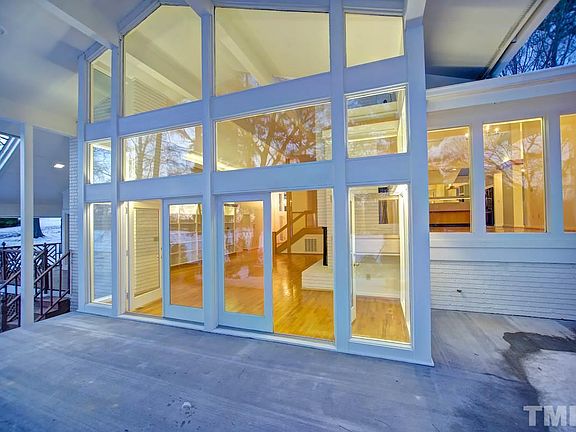 2nd image of 3609 Stoneybrook Dr