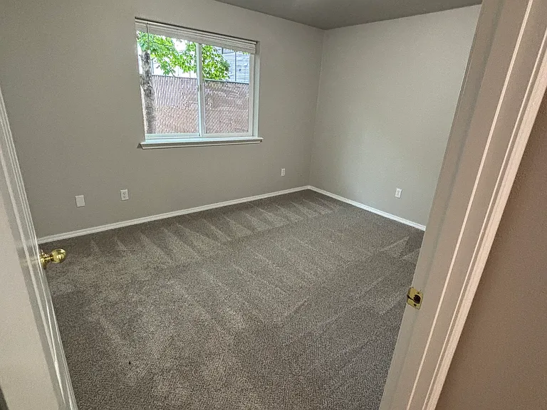 130 Bayberry Dr #B — Photo 23