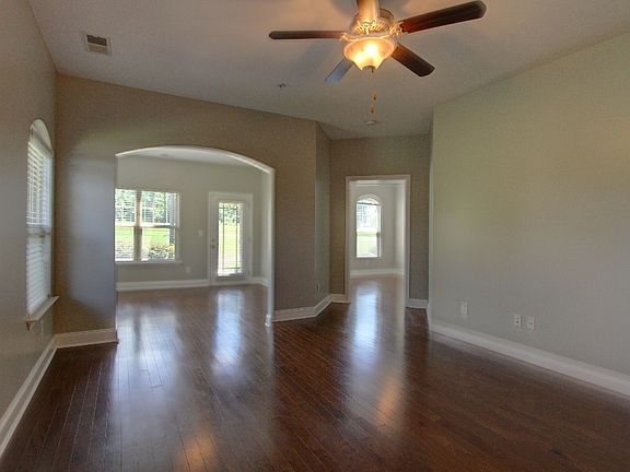 3rd image of 200 Siegert Pl #1