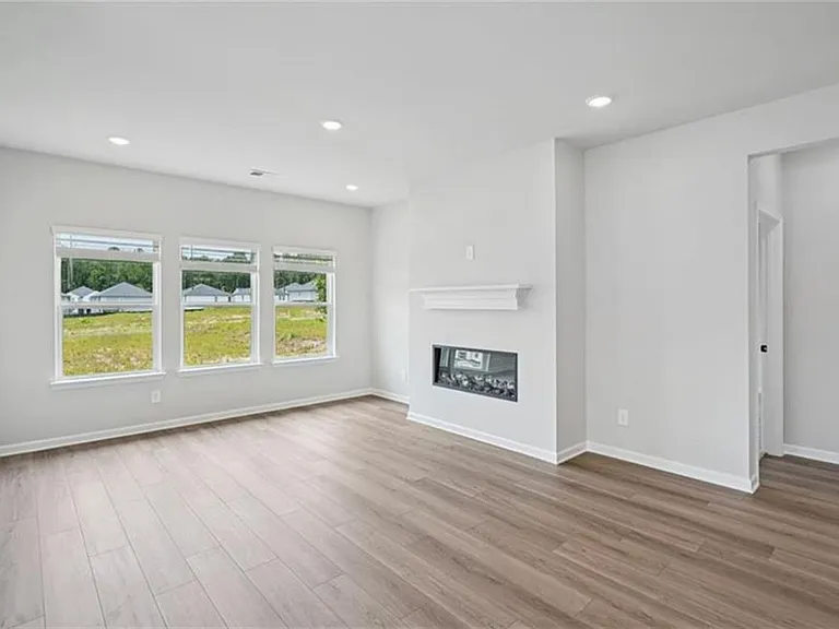 2888 Sweet Red Cir — Photo 3