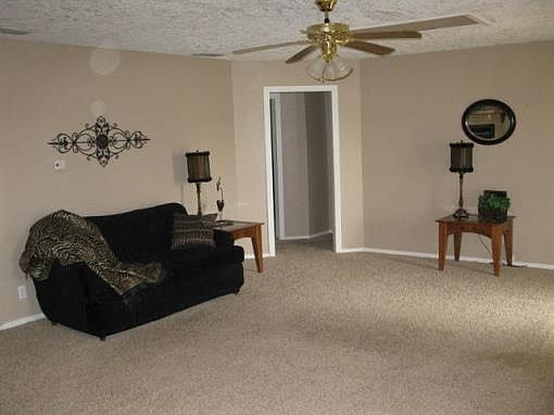3rd image of 1614 S Globe Ave
