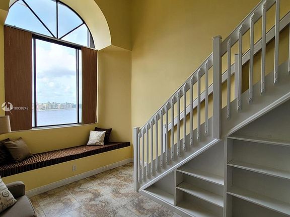 3rd image of 15549 N Miami Lakeway N #306