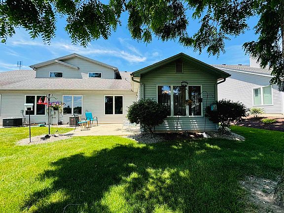 3rd image of 1724 E Inverness Cir